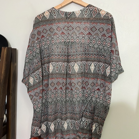 Torrid Plus Size Geo Print Hacci Knit Dolman Open Front Cardigan - Picture 6 of 6